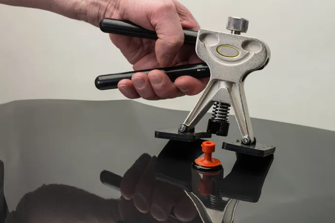 Klebetechnik – lackschonende Reparatur